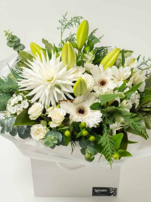 expressions-local-cambridge-hamilton-florist-delivery-white-flower-box-bouquet