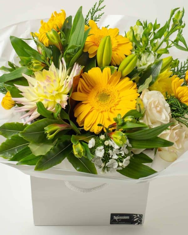 expressions-local-cambridge-hamilton-florist-delivery-yellow-flower-box-bouquet