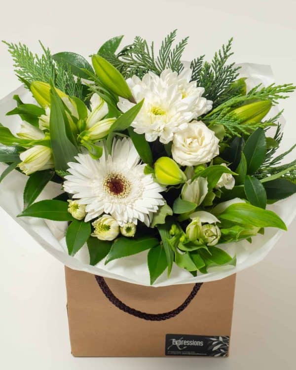 expressions-local-cambridge-hamilton-florist-delivery-vintage-white-flower-box-bouquet