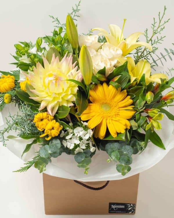 expressions-local-cambridge-hamilton-florist-delivery-vintage-yellow-flower-box-bouquet