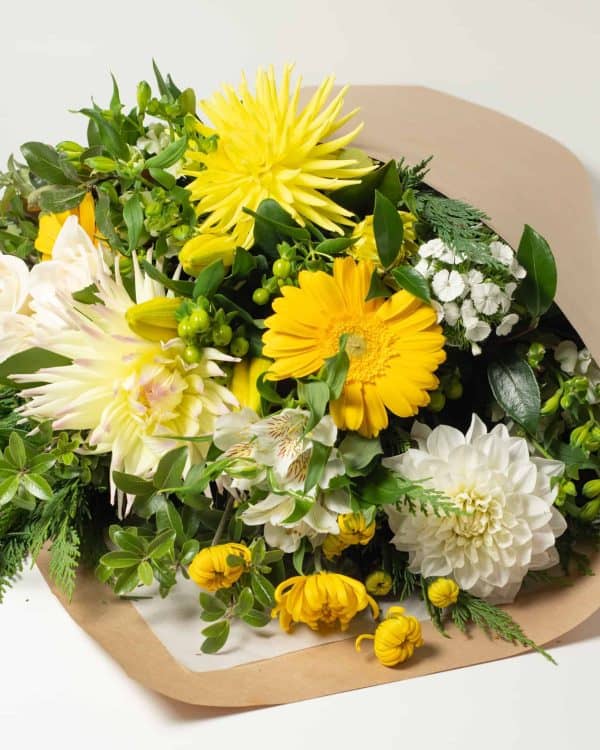 expressions-local-cambridge-hamilton-florist-delivery-yellow-flower-bouquet
