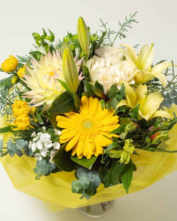 expressions-local-cambridge-hamilton-florist-delivery-yellow-posy-flower-bouquet