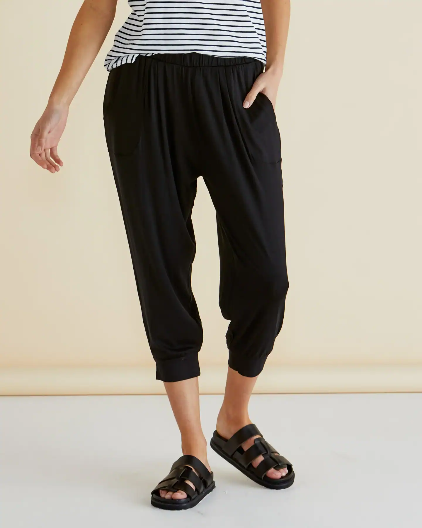 Tokyo 3/4 Pant - Black - Image 2