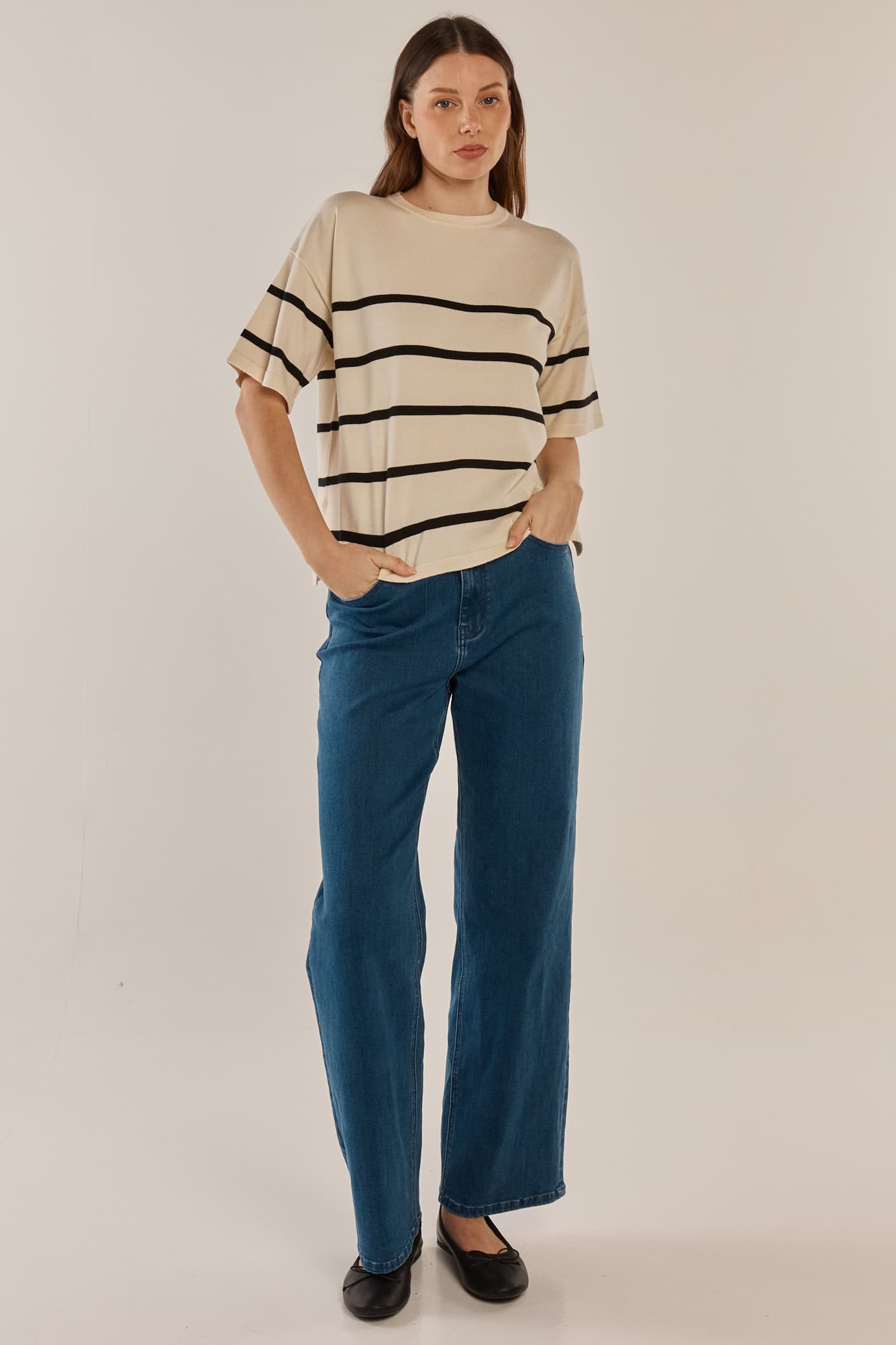 Bailey Boxy Top - Cream/Liquorice Cream - Image 4
