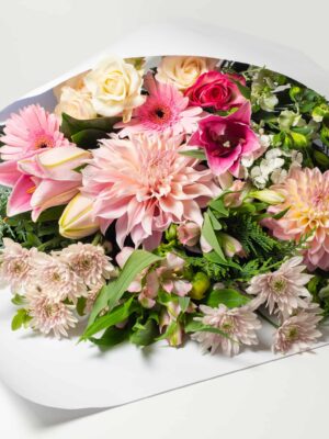 expressions-local-cambridge-hamilton-florist-delivery-pink-flower-bouquet