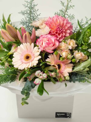 expressions-local-cambridge-hamilton-florist-delivery-pink-flower-box-bouquet