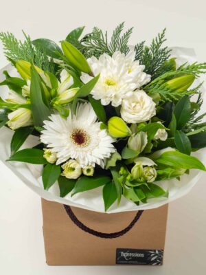expressions-local-cambridge-hamilton-florist-delivery-vintage-white-flower-box-bouquet