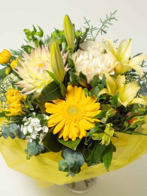 expressions-local-cambridge-hamilton-florist-delivery-yellow-posy-flower-bouquet
