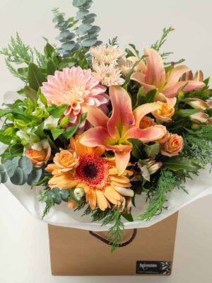 lg-expressions-local-cambridge-hamilton-florist-delivery-vintage-orange-flower-box-bouquet