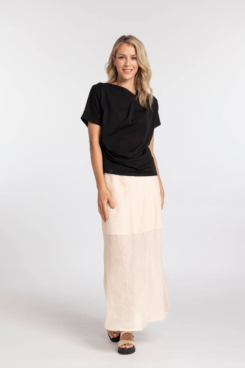 Mossy Rouched Tee - black - Image 1