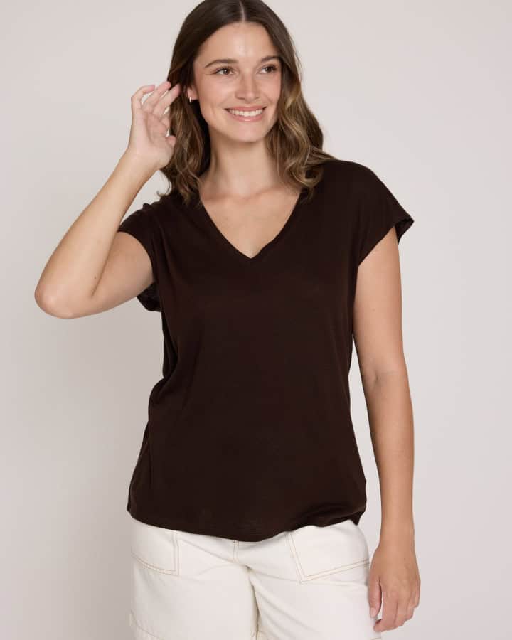 Victor T-Shirt - Chocolate - Image 1